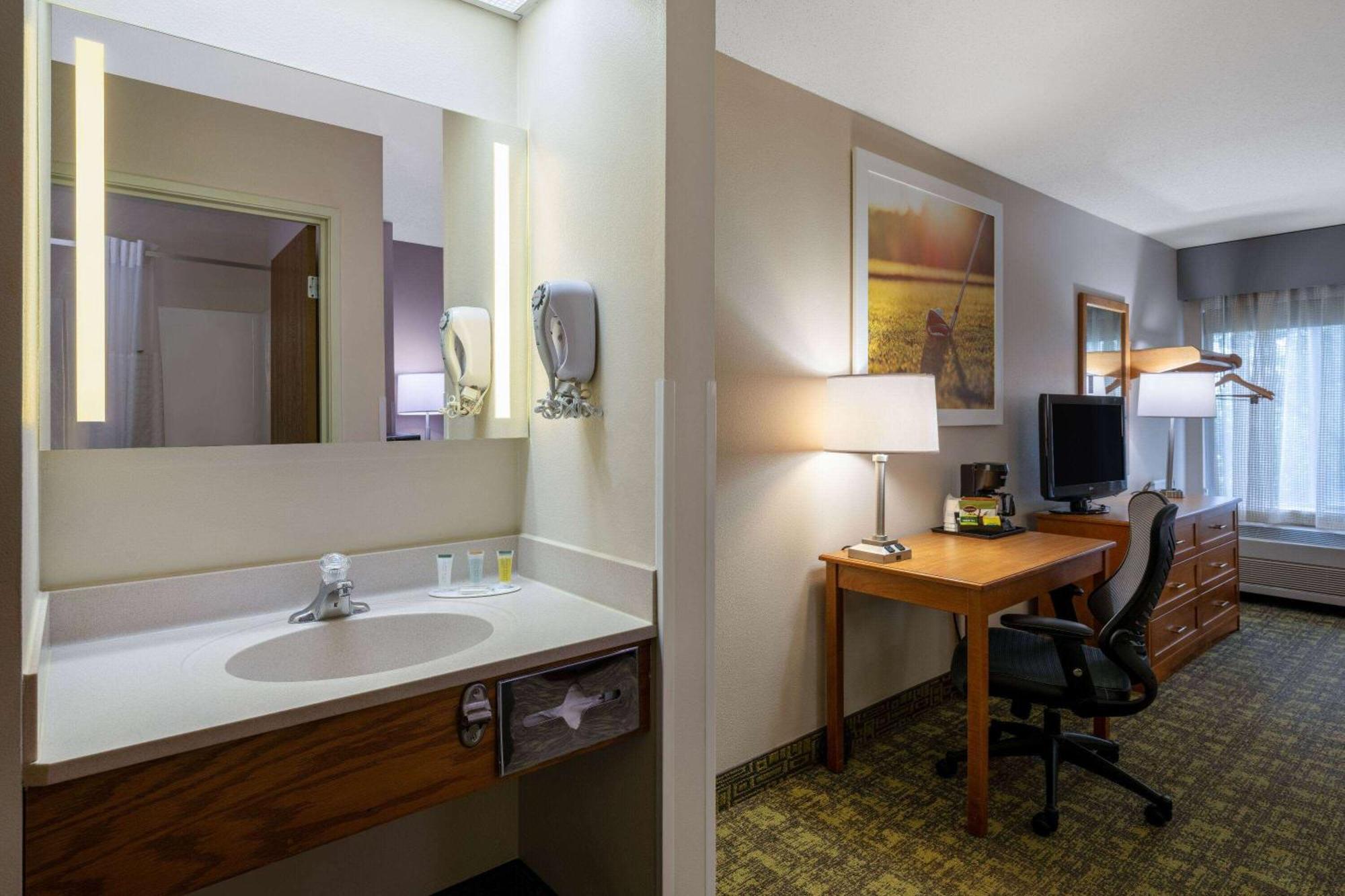 Days Inn & Suites By Wyndham Madison Extérieur photo